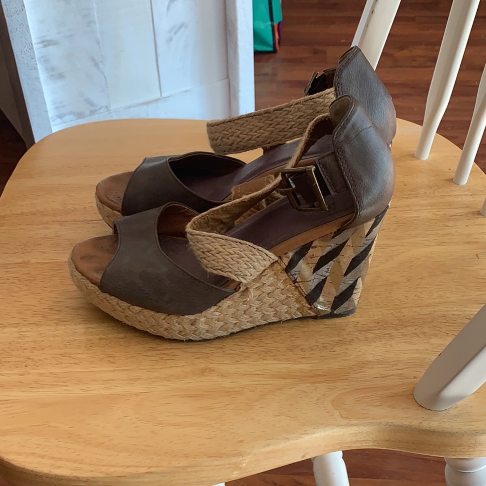 Wedges - Picture 2 of 2